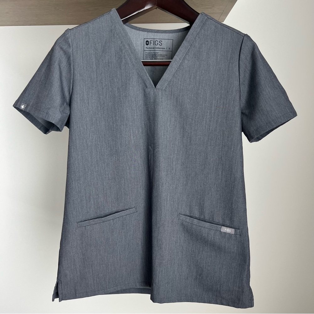 FIGS Scrubs Gray Technical Collection Top V Neck 2 Pocket Womens Small